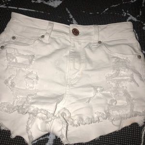 White American Eagle shorts